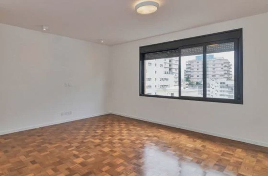 Apartamento para venda possui 279 metros quadrados com 3 quartos em Higienópolis - São Paulo - SP
