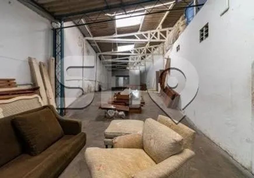 Predio Comercial a venda com 420m² 2 lojas e 3 apartamento em Santa Cecilia