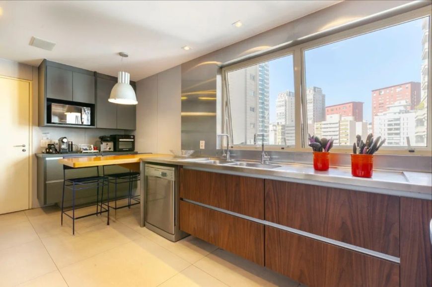 Apartamento tipo para venda com 4 quartos, sendo 3 suítes, 278m²