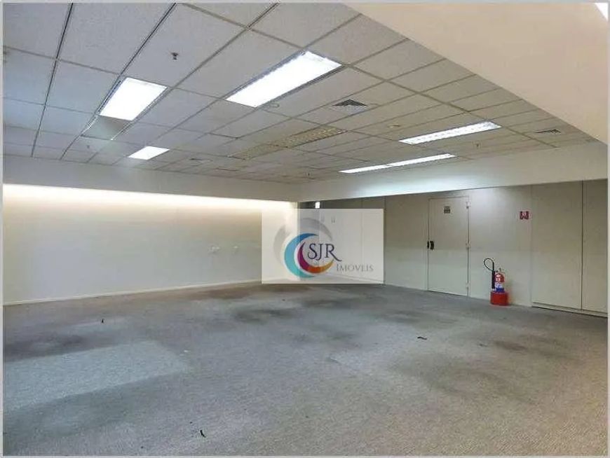 Conjunto comercial para locação, Pinheiros, São Paulo.