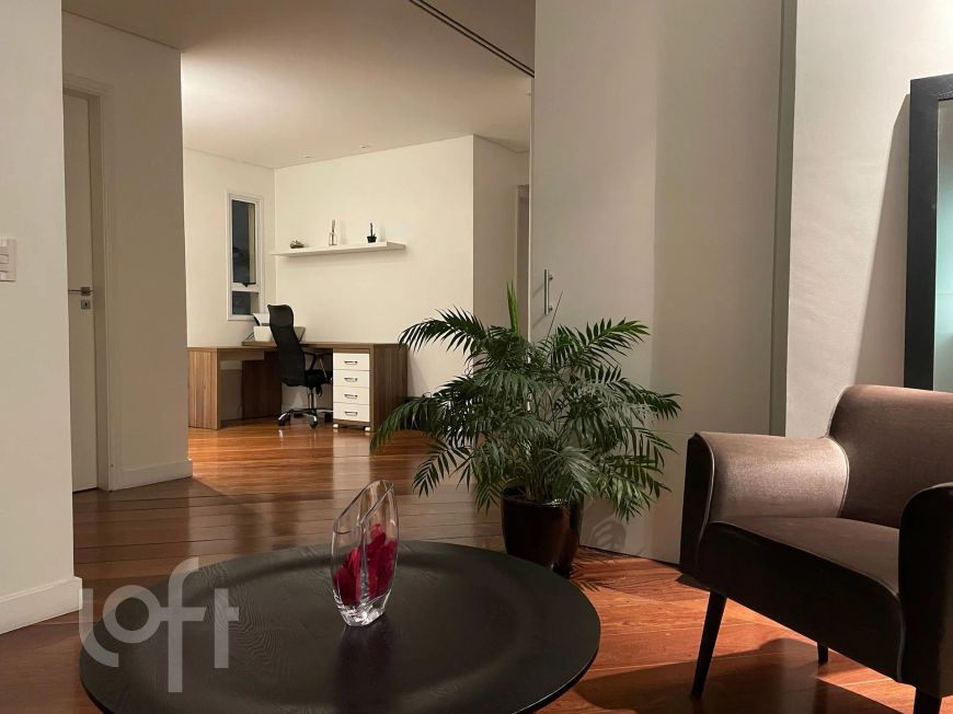 Apartamento à venda em Vila Andrade com 167 m², 4 quartos, 3 vagas