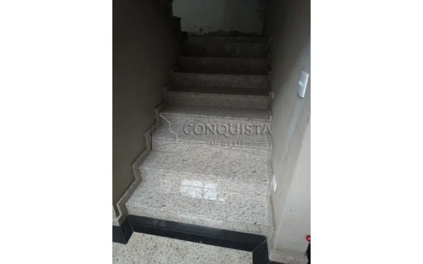 Prédio Comercial em término de reforma contendo 3 andares, assim distribuídos:1º Andar: estacionamen