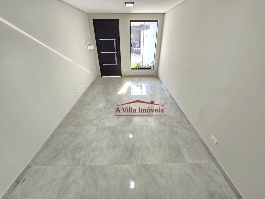 Sobrado com 2 suítes e 2 vagas - Vila Ré