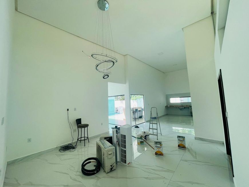 Vendo Casa Térrea com Piscina Recém Construída no Condomínio Alphaville 2