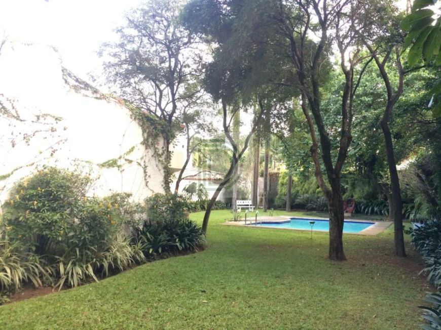 Alto Padrão, 5 dorm, sendo 1 suíte, escritório!