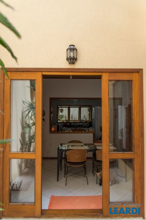 CASA ASSOBRADADA - PANAMBY - SP