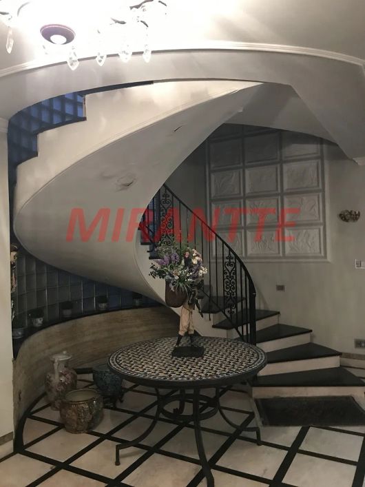 Sobrado de 443m² com 4 quartos em Santana