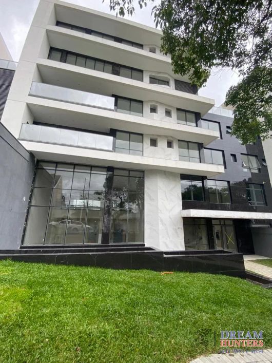 Cobertura Duplex de 230.96m² no bairro Hugo Lange, com 3 quartos (3 suítes), 4 banheiros e 3 vagas d