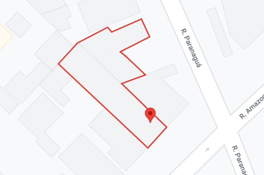 Vende Terreno com 2 frentes no Água Verde!