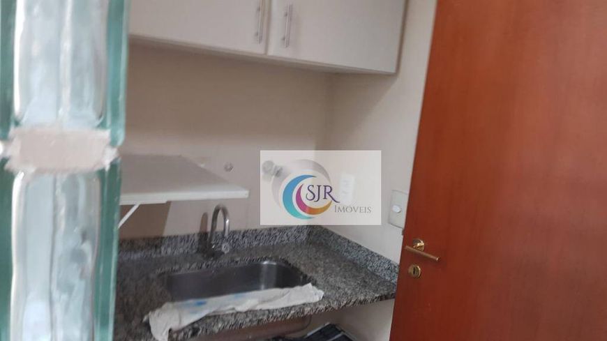 CONJUNTO MOBILIADO NA VILA OLÍMPIA! São 93 m² com 2 vagas de garagens. Conjunto compõe 2 salas de re