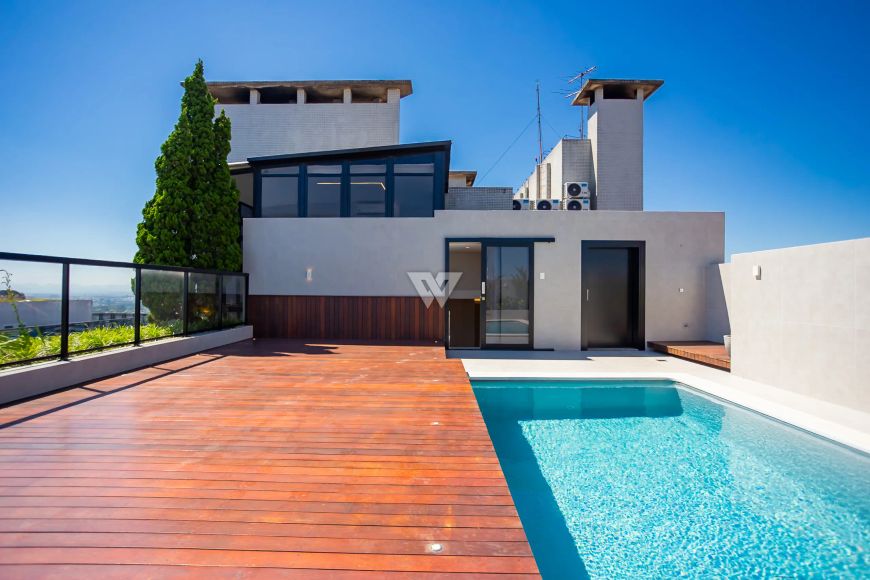 COBERTURA NO CABRAL COM VISTA PANORÂMICA E PISCINA PRIVATIVA