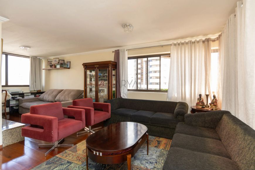 Apartamento à venda no Cabral ARYA 1