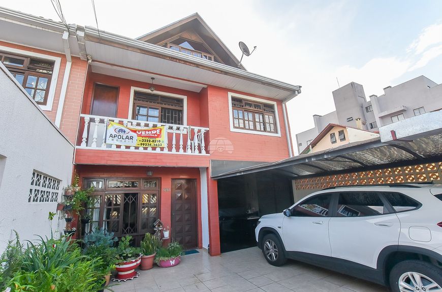 Sobrado para venda com 4 quartos em Santa Quitéria - Curitiba - PR