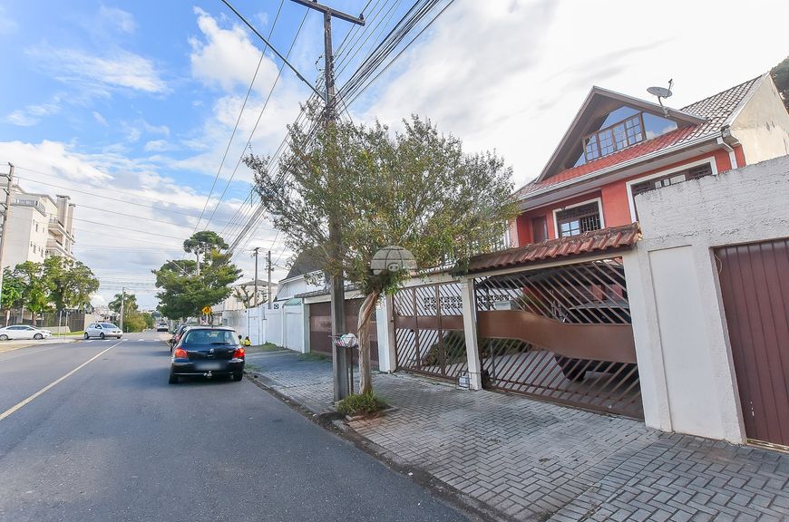 Sobrado para venda com 4 quartos em Santa Quitéria - Curitiba - PR