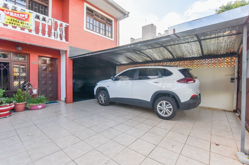 Sobrado para venda com 4 quartos em Santa Quitéria - Curitiba - PR