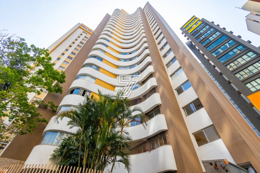 Cobertura a venda com 160m2 privativos com 3 quartos no Bigorrilho - Curitiba - PR