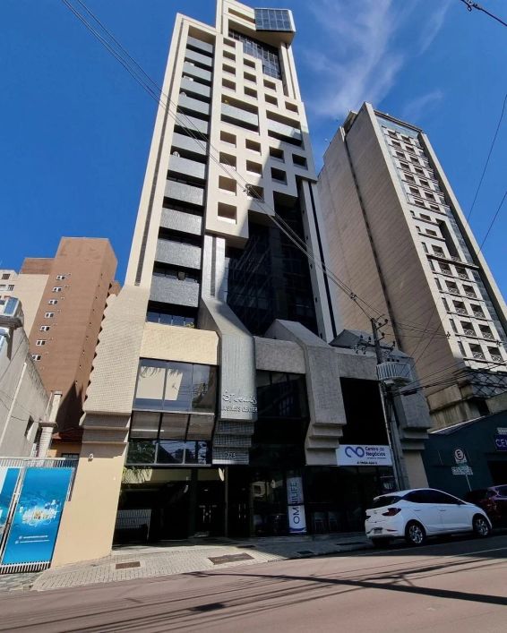 Oportunidade única: sala comercial à venda no Centro de Curitiba-PR, com 1 banheiro, 1 vaga de garag