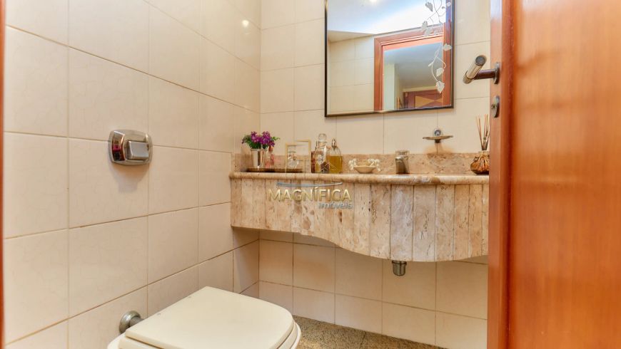 Apartamento em frente ao Clube Curitibano no Água Verde!