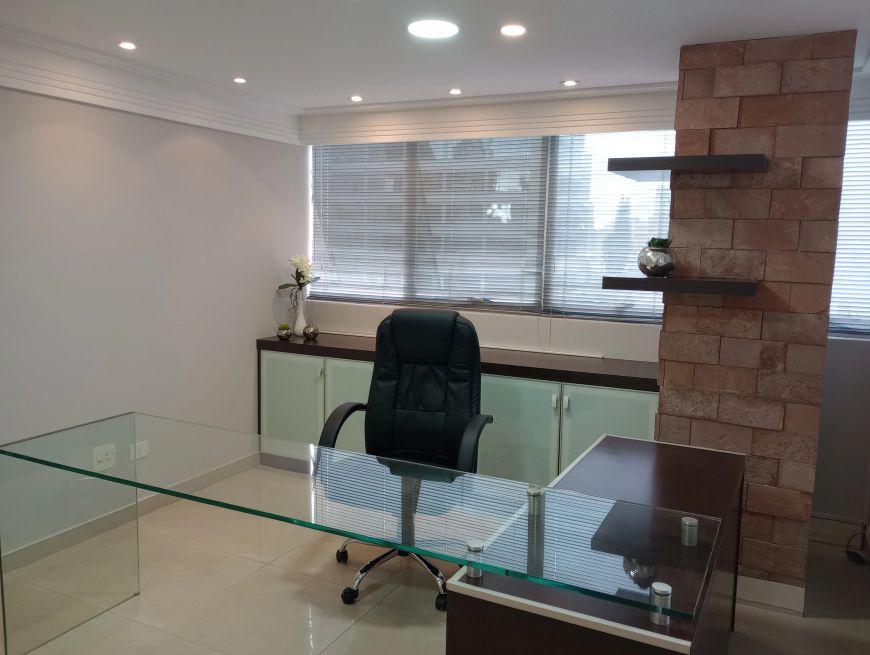 Sala/Conjunto para venda tem 63 metros quadrados em Centro - Curitiba - Paraná