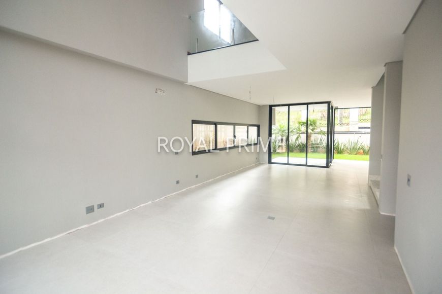 Casa de Alto Padrão em Condomínio Clube com Quintal e 3 suítes à venda, 307 m² - Santa Felicidade -