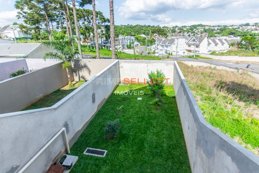 Sobrando com 5 dormitórios, 3 vagas e 270m² - Abranches