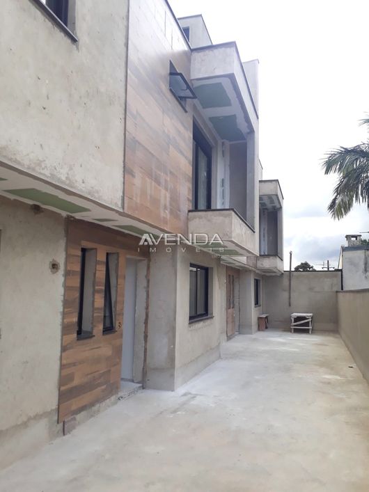 SOBRADO EM CONDOMÍNIO com 6 dormitórios à venda com 221.72m² por R$ 1.220.000,00 no bairro Guabirotu