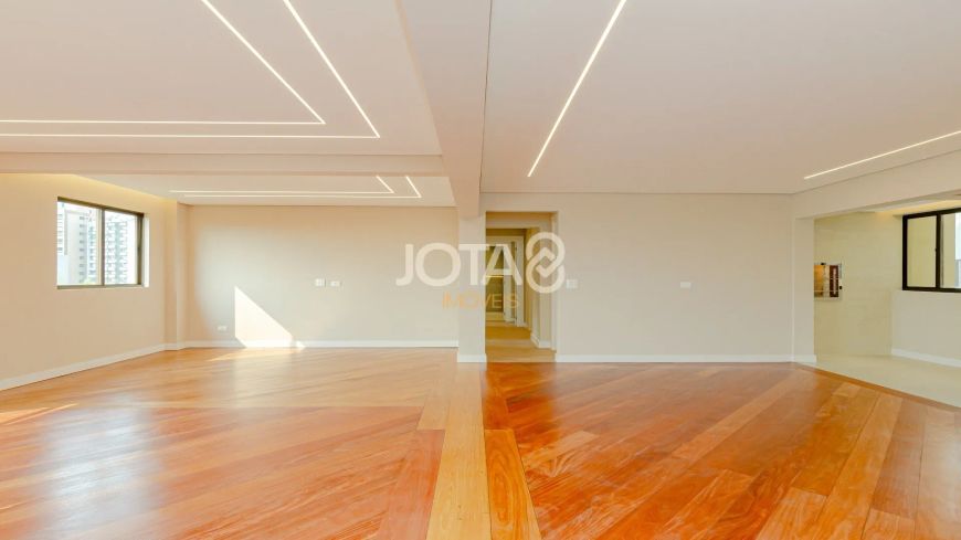 APARTAMENTO REFORMADO NA SILVA JARDIM Apartamento reformado na Silva Jardim - J8