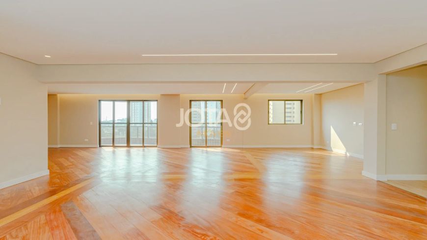 APARTAMENTO REFORMADO NA SILVA JARDIM Apartamento reformado na Silva Jardim - J8