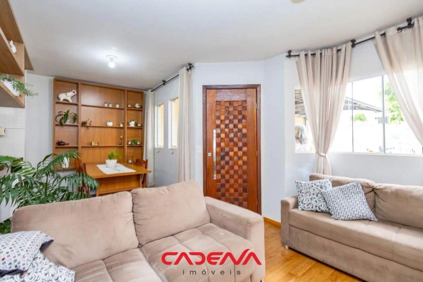 Casa à venda com 3 quartos e 2 vagas no Atuba