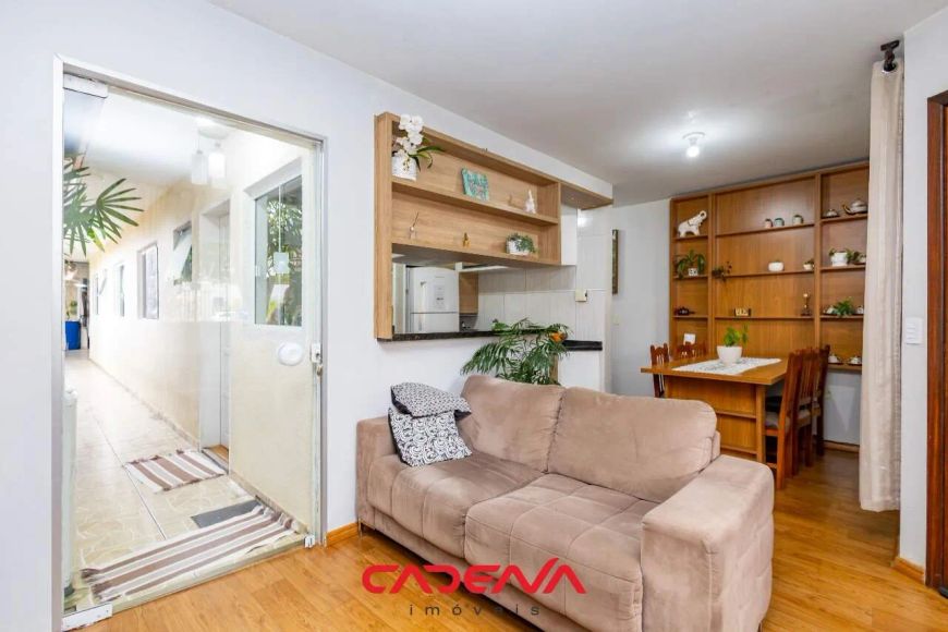 Casa à venda com 3 quartos e 2 vagas no Atuba