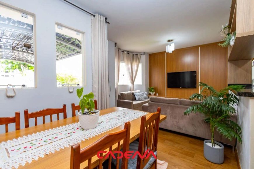 Casa à venda com 3 quartos e 2 vagas no Atuba
