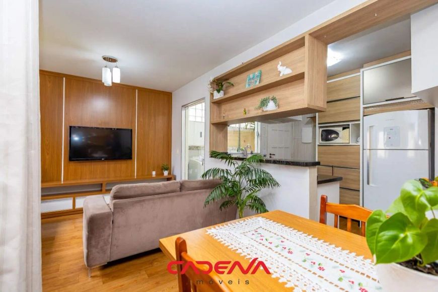 Casa à venda com 3 quartos e 2 vagas no Atuba