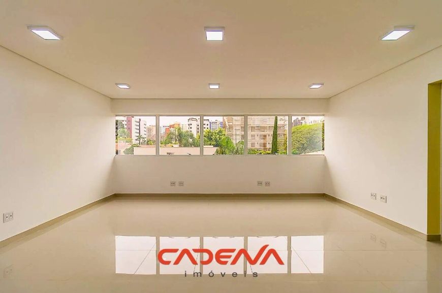 Sala comercial com 1 vaga para aluguel no Água Verde