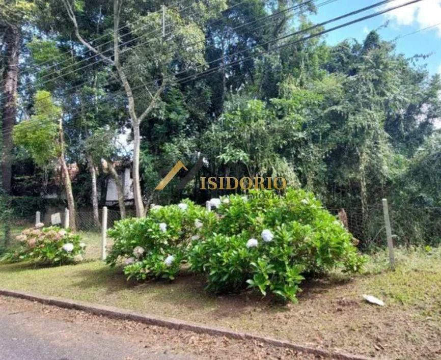 EXCELENTE TERRENO! 1.353m² DE ÁREA TOTAL, MUITO BEM LOCALIZADO