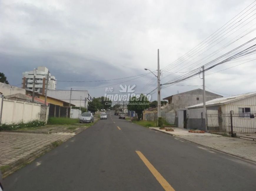 Terreno no Santa Quitéria, divisa com Seminário, há uma quadra da João Alencar.