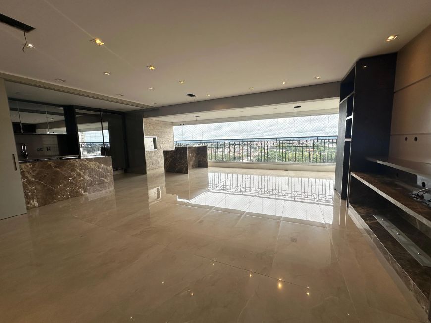 Apartamento de Alto Padrão no Ecoville – 24º Andar com Vista Deslumbrante