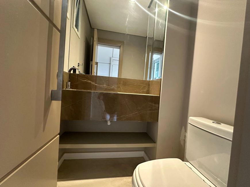 Apartamento de Alto Padrão no Ecoville – 24º Andar com Vista Deslumbrante