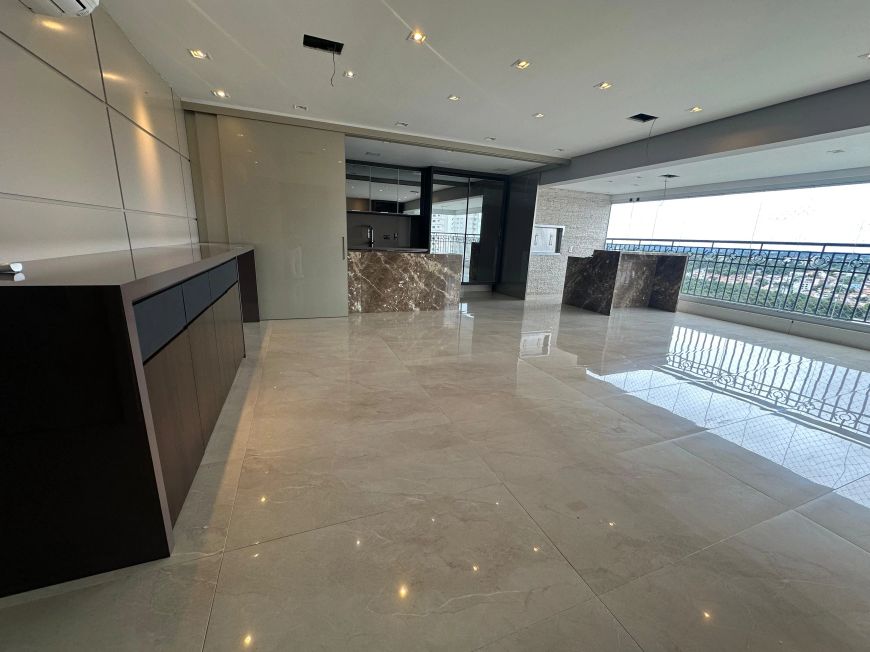 Apartamento de Alto Padrão no Ecoville – 24º Andar com Vista Deslumbrante
