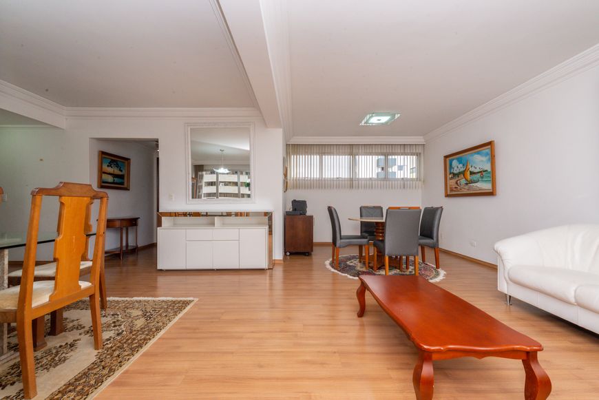 Apartamento para venda possui 134 metros quadrados com 3 quartos em Água Verde - Curitiba - PR