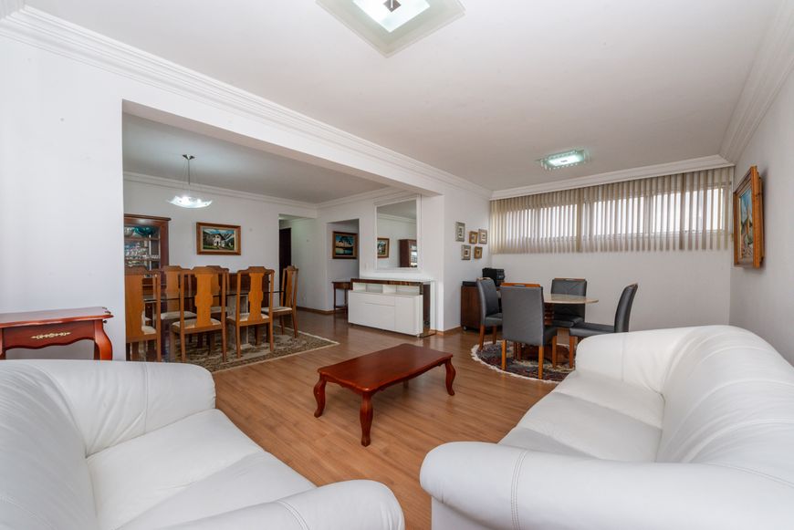 Apartamento para venda possui 134 metros quadrados com 3 quartos em Água Verde - Curitiba - PR
