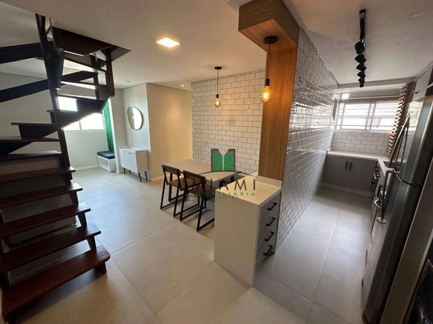 Cobertura com 3 dormitórios à venda, 138 m² por R$ 750.000,00 - Guaíra - Curitiba/PR