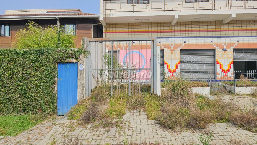 Prédio à venda, 424 m² por R$ 850.000,00 - Portão - Curitiba/PR