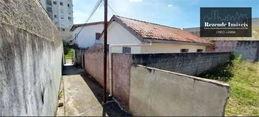 Terreno 600m2 - 4 Casas alugadas