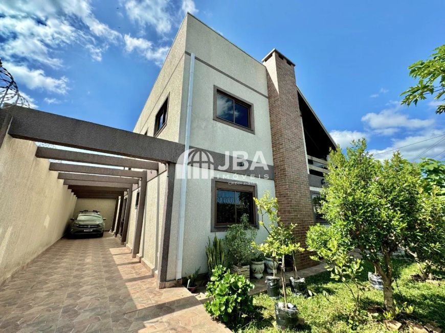 EXCELENTE CASA À VENDA - AMPLA E ACONCHEGANTE