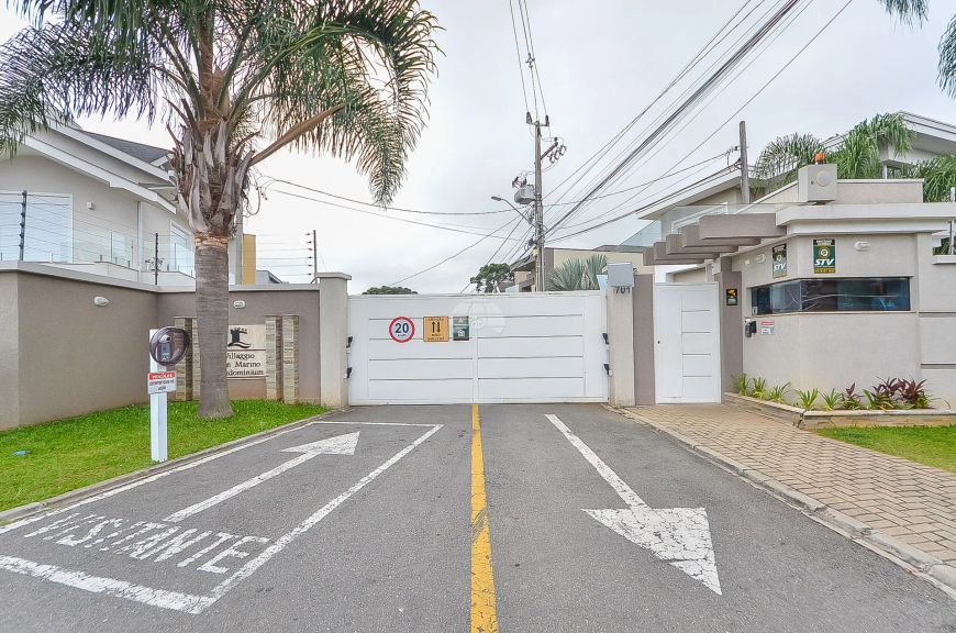 Terreno em condomínio fechado no Xaxim