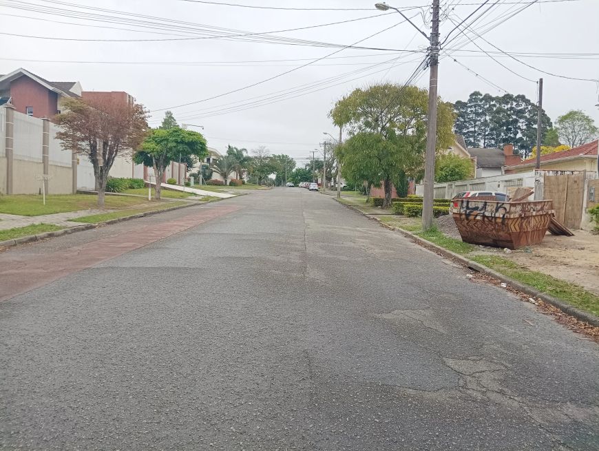 Excelente terreno com.15,50m no Guabirotuba - Curitiba - PR