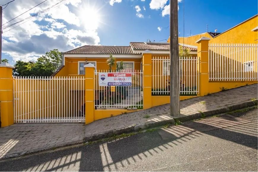Casa com 3 quartos, 2 vagas, Santo Inácio - Curitiba