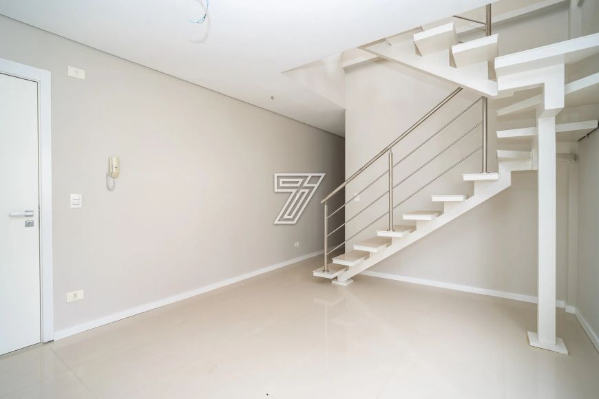 Duplex para venda com 109 metros quadrados com 2 quartos em Rebouças - Curitiba - PR