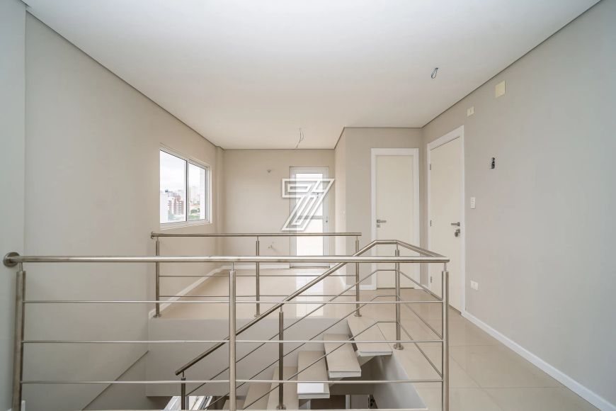 Duplex para venda com 109 metros quadrados com 2 quartos em Rebouças - Curitiba - PR