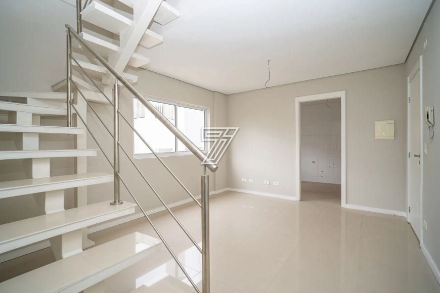 Duplex para venda com 109 metros quadrados com 2 quartos em Rebouças - Curitiba - PR